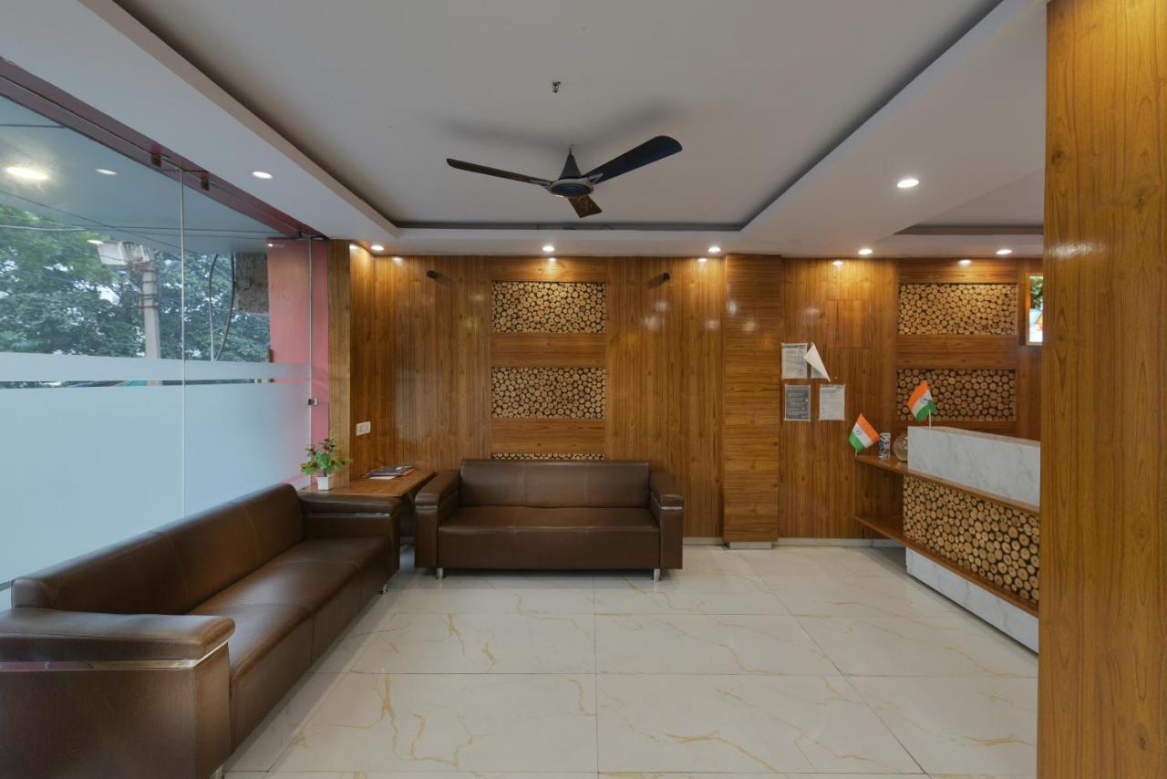 Hotel Hari International - Noida Sector 11 Экстерьер фото