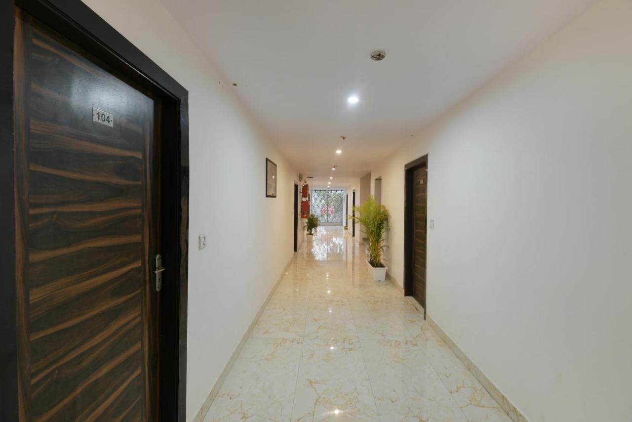 Hotel Hari International - Noida Sector 11 Экстерьер фото